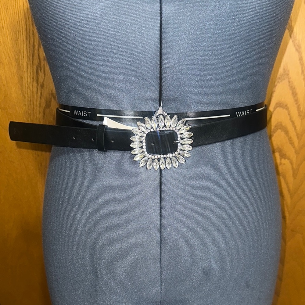 **LIKE NEW** EXPESS CRYSTAL BELT